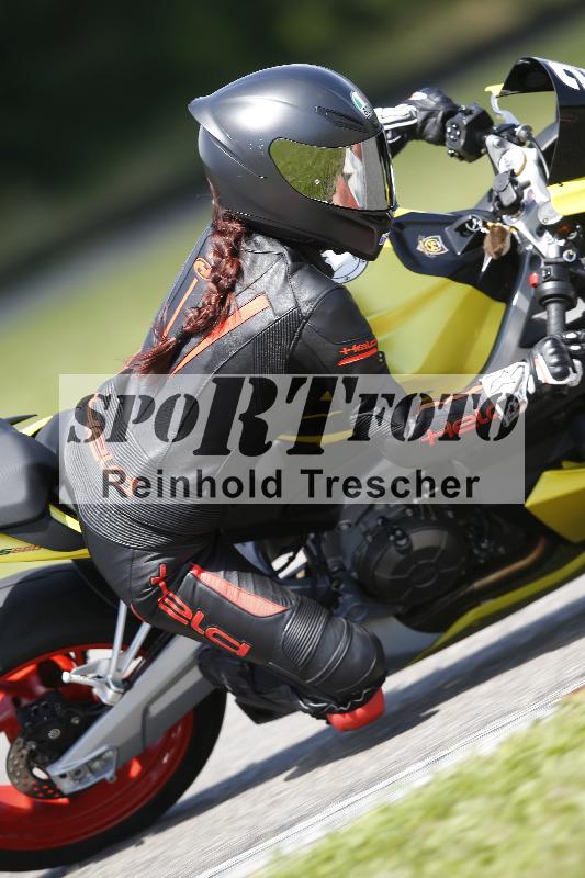 /Archiv-2024/29 12.06.2024 MOTO.CH Track Day ADR/Gruppe blau/28